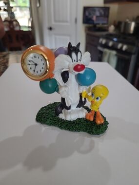 Vintage 1997 Looney Tunes Sylvester & Tweety Miniture Clock Fugure-Working